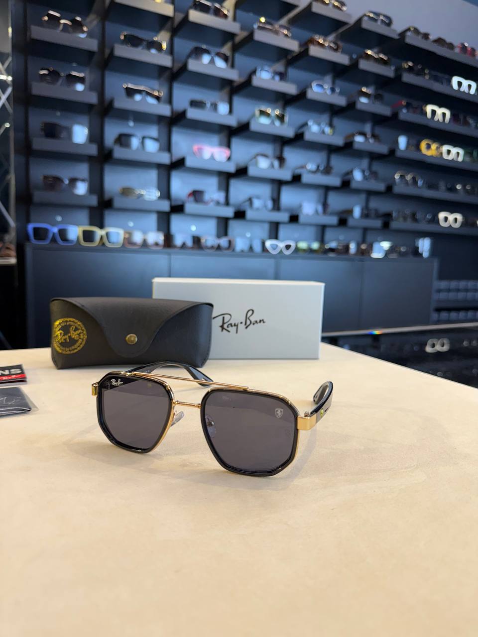 Ray Ban- RB01