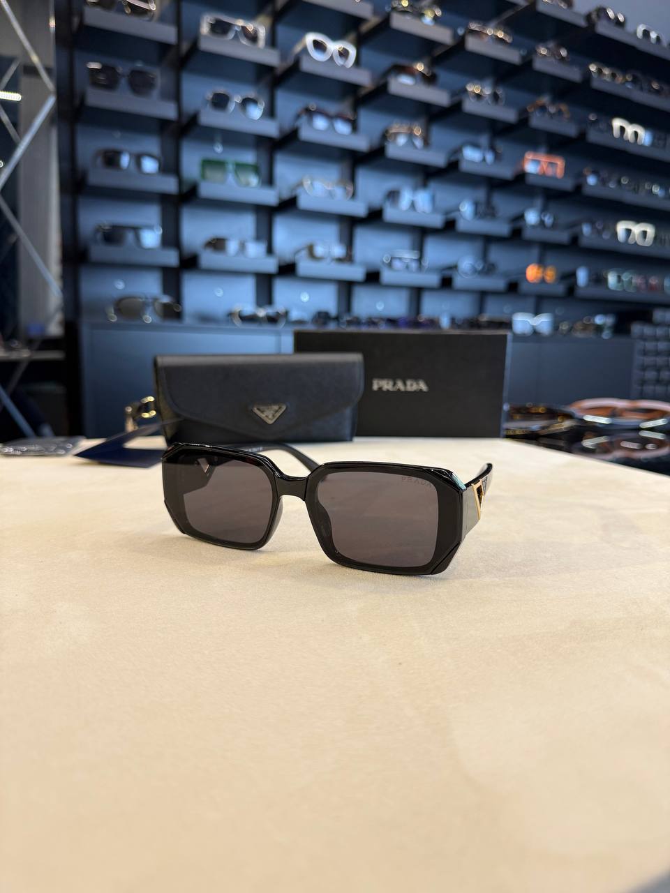 Prada - PD12