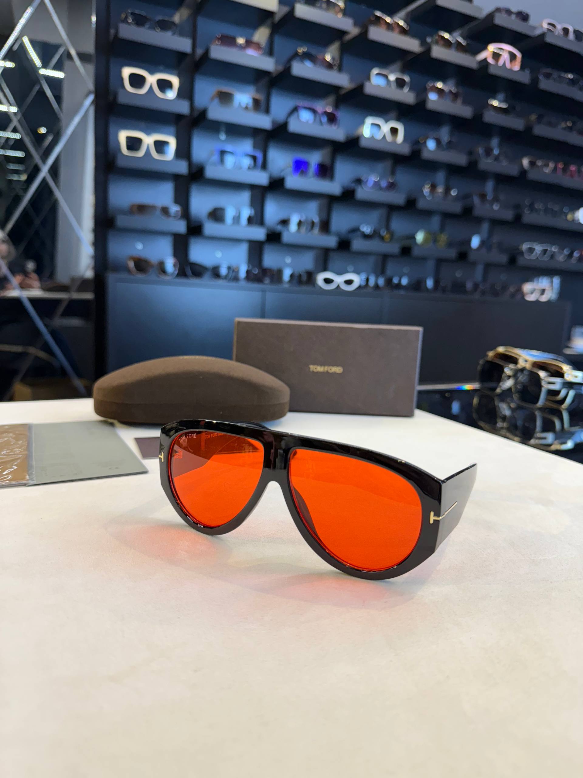 TOM FORD-TF01