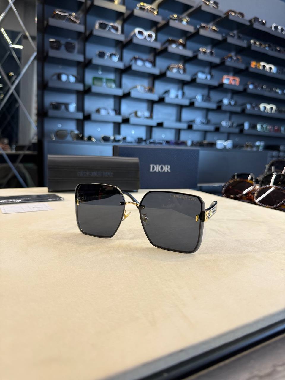 Dior - DR06