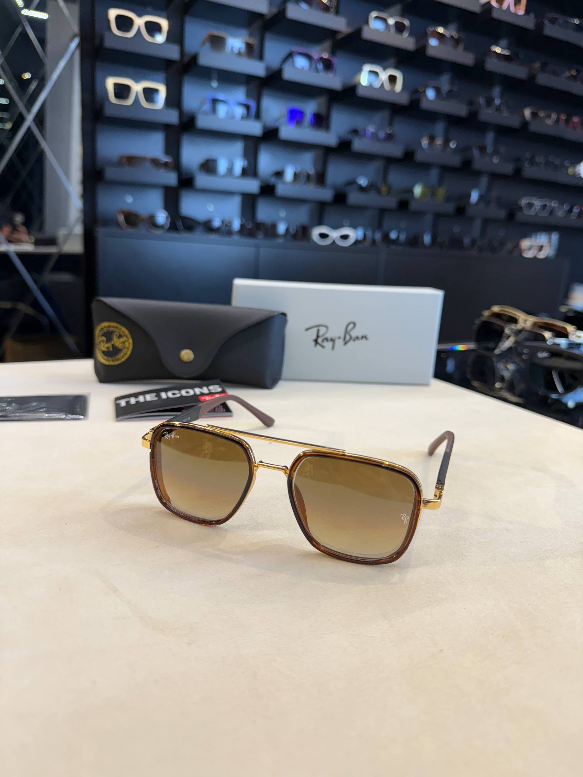 Ray Ban- RB05