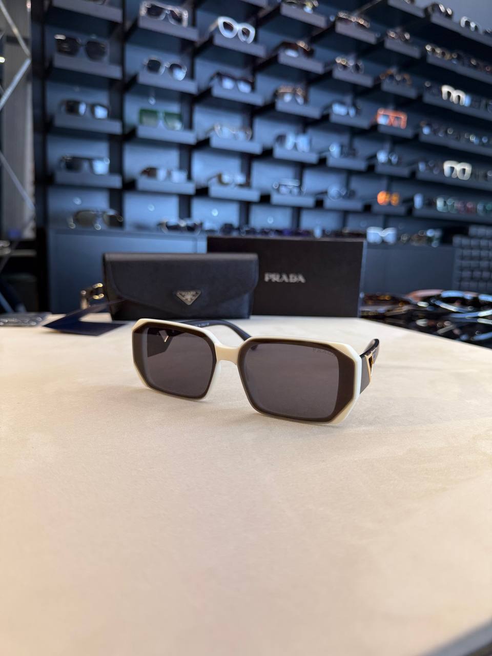 Prada - PD14