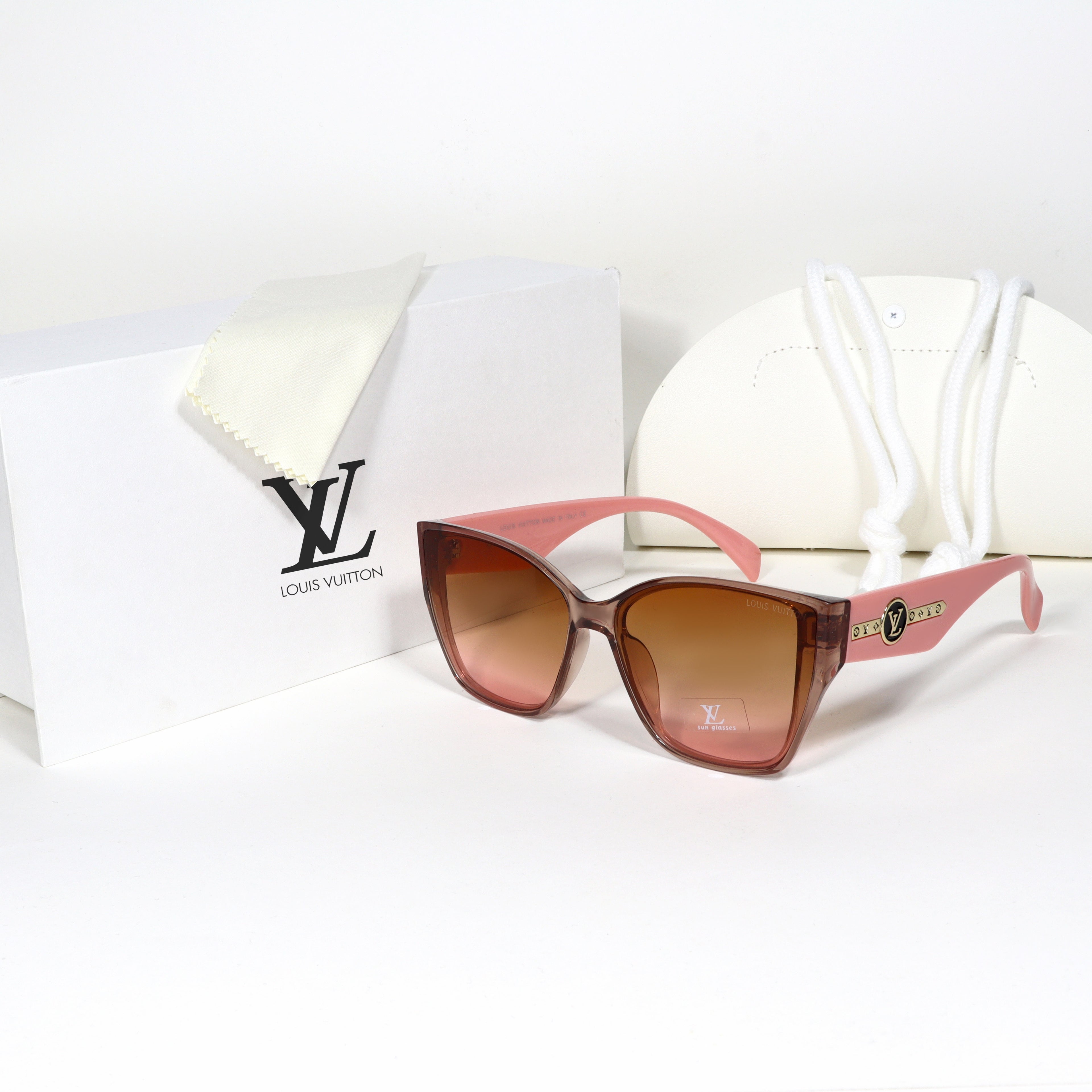 Louis Vuitton - LV03