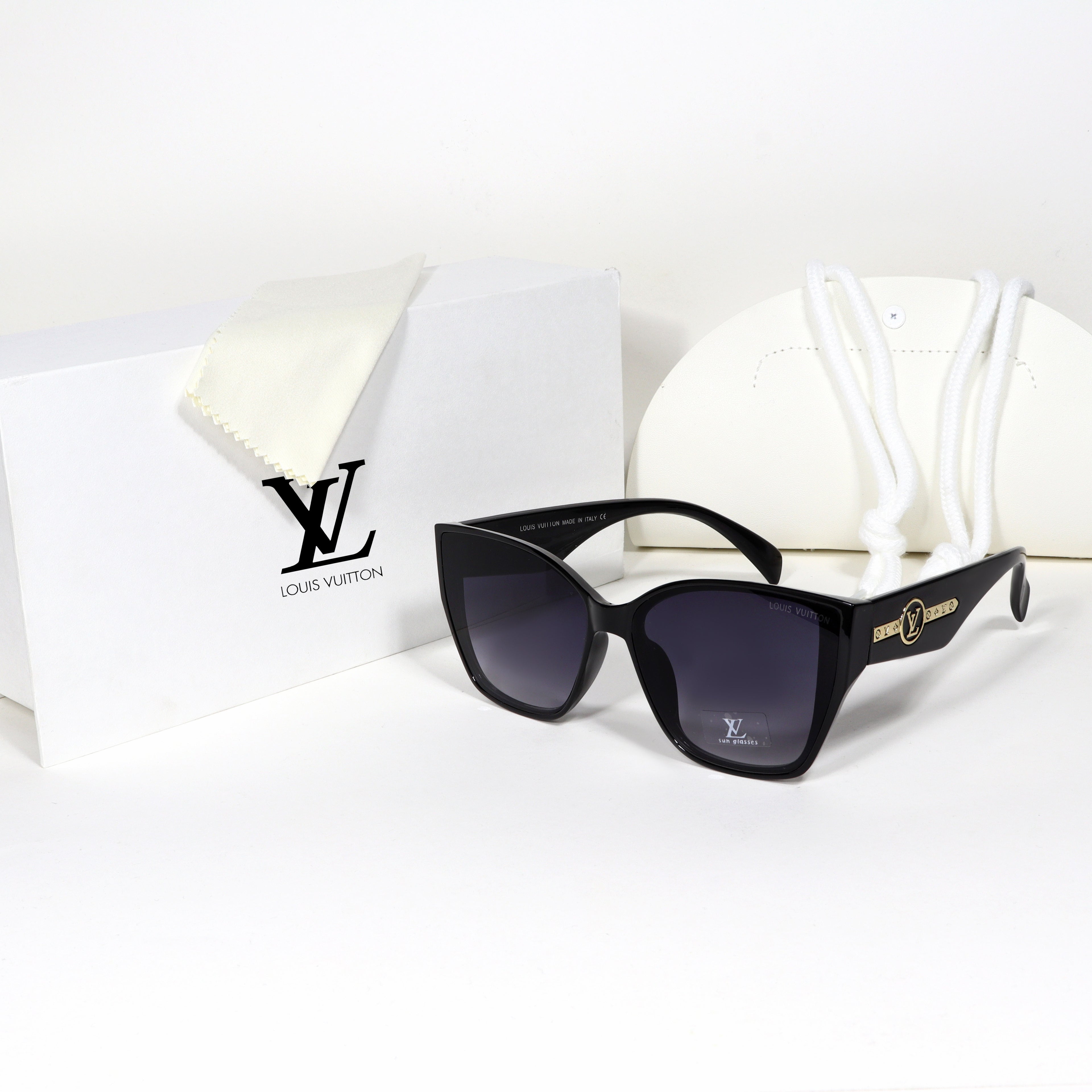 Louis Vuitton - LV07